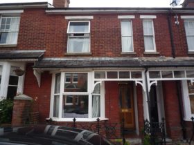 3 bedroom Terraced t...